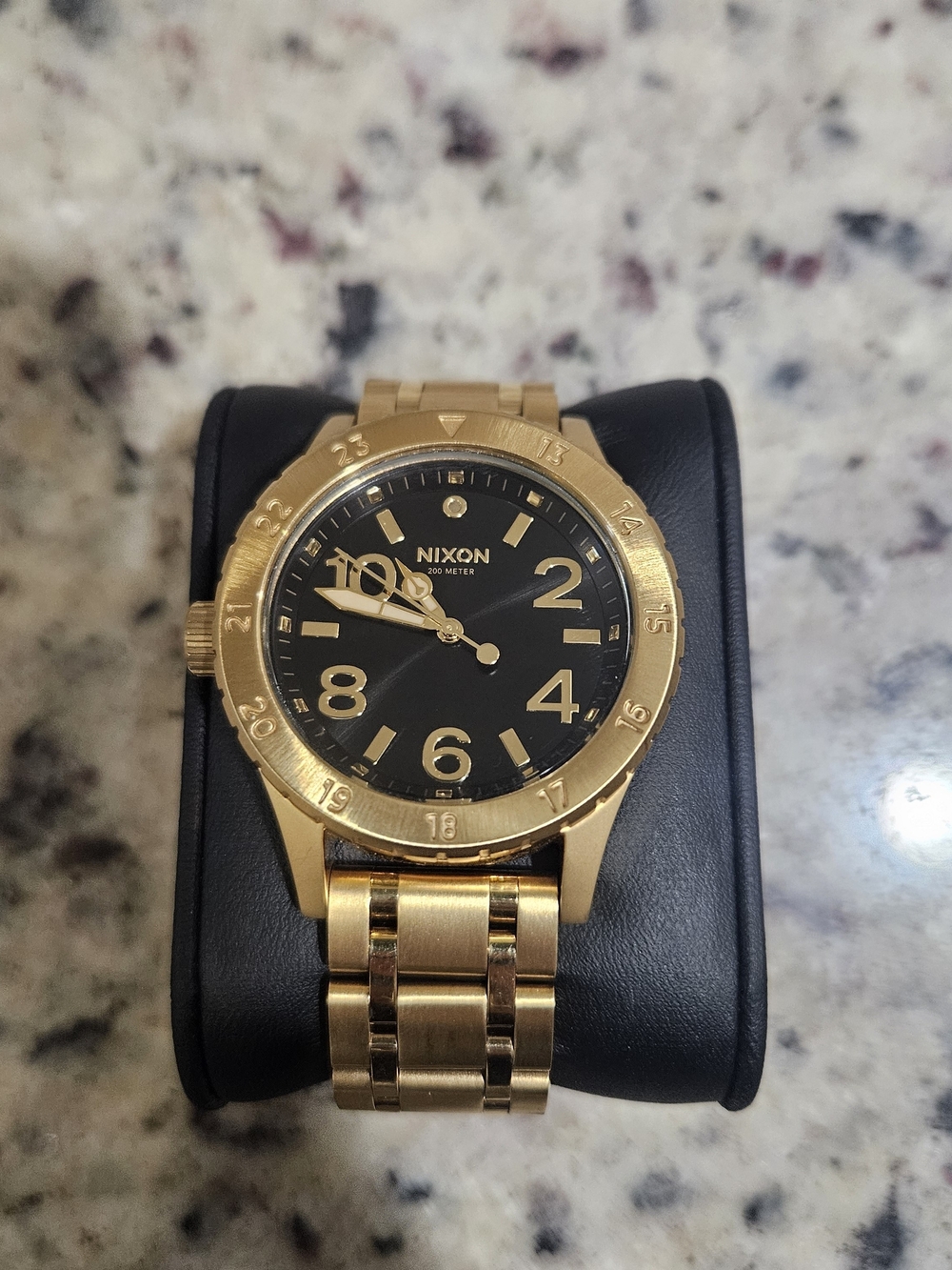 Nixon 38-20 Unisex Watch Like New With New Battery